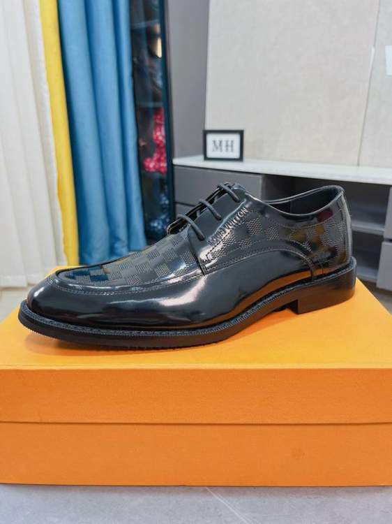 Picture of Louis Vuitton Shoes _SKULVsz38-442Cn092713699